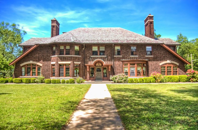 Henn Mansion in Euclid, Ohio Wedding Venue