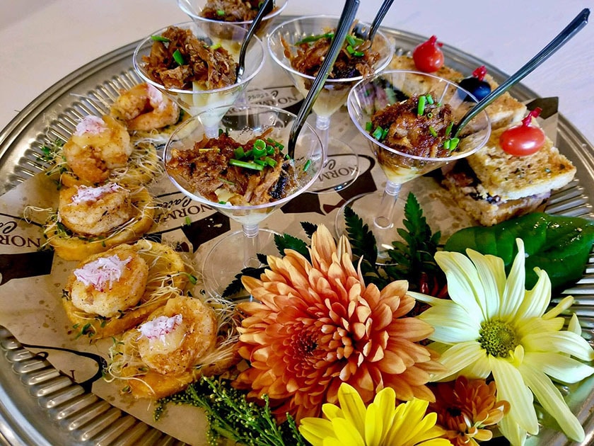 Hors d"oeuvres and Maryland Crab Cakes